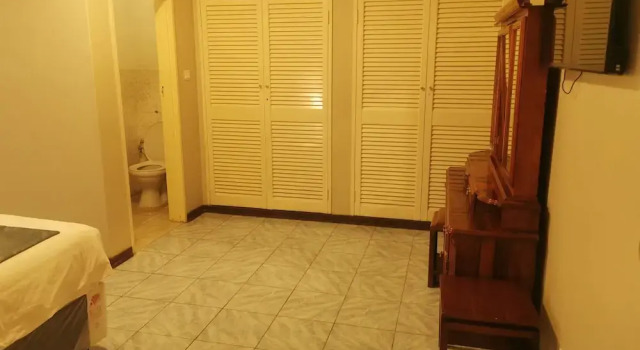Deluxe Suite Hotel Redcliff