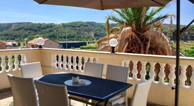 Apartment in Lopar/Insel Rab 35409, Prenota Appartamento Hotel a Isole Quarnerine con parcheggio, Parcheggio