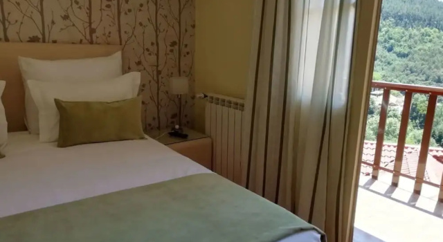 Одноместный номер Standard с балконом Adelaide Hotel