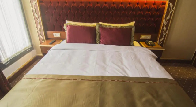 Одноместный номер Standard MB Deluxe Hotel