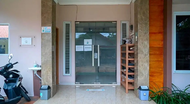 RedDoorz Syariah near Kota Cinema Mall Jatiasih, Rezervasyon Otel Bekasi West Java