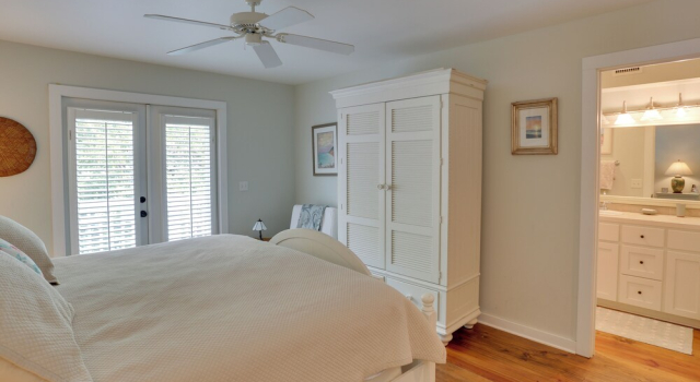 Bright St. Simons Island Escape: Walk to the Beach