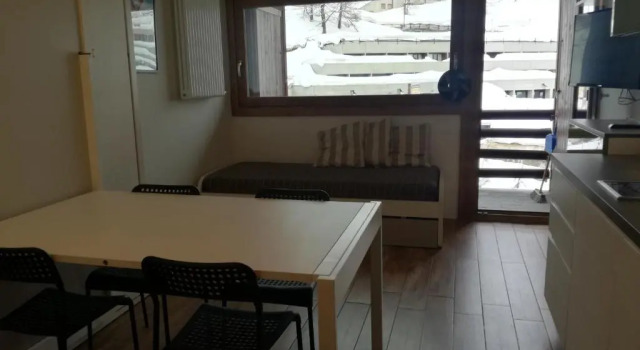 Cielo Alto Studio Apartment, Забронировать Апартаменты/квартира Отели Брей-Червиния с парковкой, рядом с Лыжный подъемник Червиния, Парковка