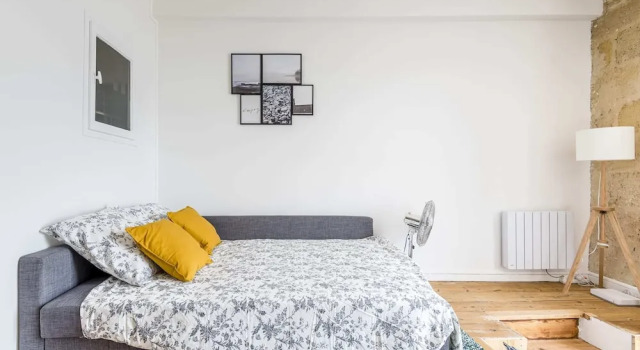 Nice Apartment on the Docks, Забронировать Апартаменты/квартира Бордо Жиронда, рядом с Церковь Нотр-Дам
