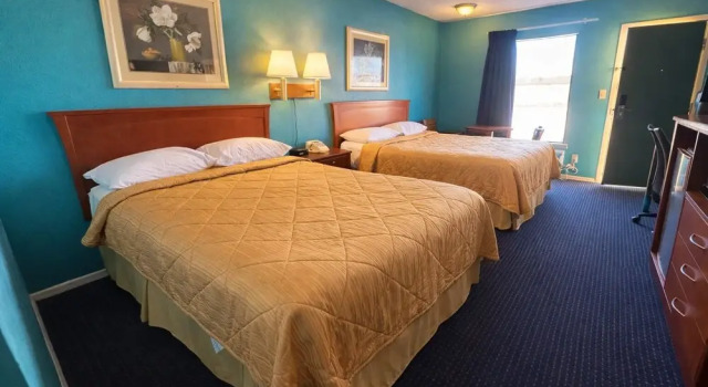 Четырёхместный номер Superior Americas Best Inn - Savannah I-95
