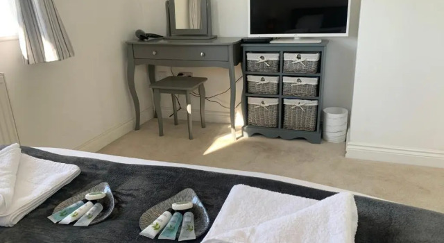 Коттедж с 3 комнатами Detached Sandbanks 3 Bedroom seaside property