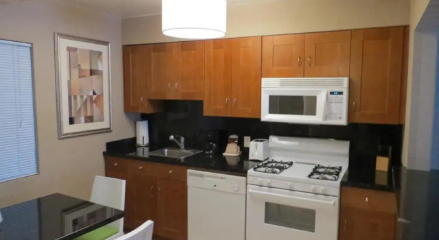 Студия 7 Springs Inn & Suites