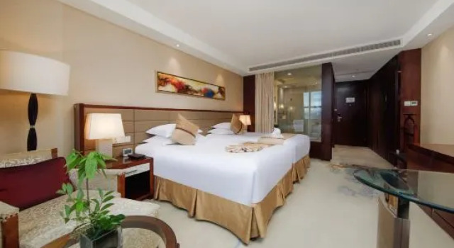 Двухместный номер Superior Huaqiao New Century Grand Hotel
