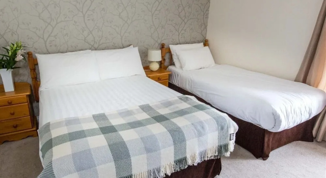 The Beach, Days Bar and B&B, Prenota Bed & breakfast  