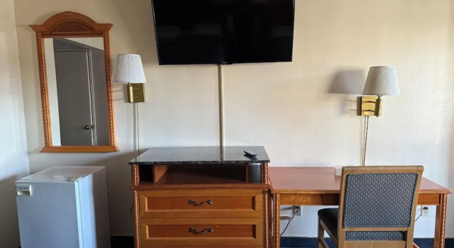 Fiesta Inn Los Angeles - Bell Gardens, Забронировать Отель Белл Гарденс Большой Лос-Анджелес
