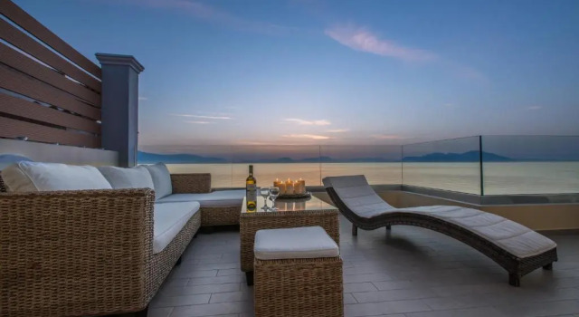 Апартаменты с видом на море Diamante Beachfront Suites