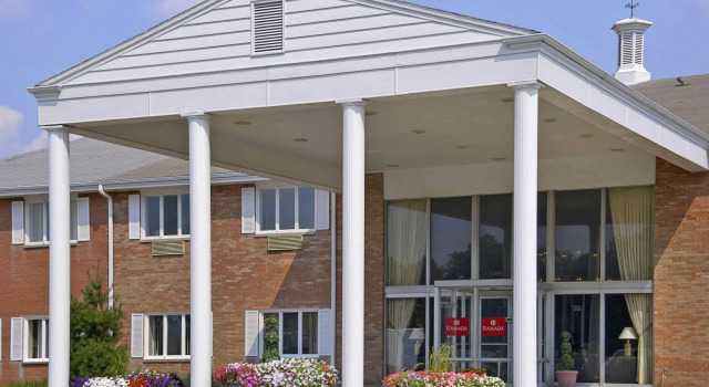 Ramada by Wyndham Washington, Rezerwuj Hotel Hotele w Washington z basenem, Basen