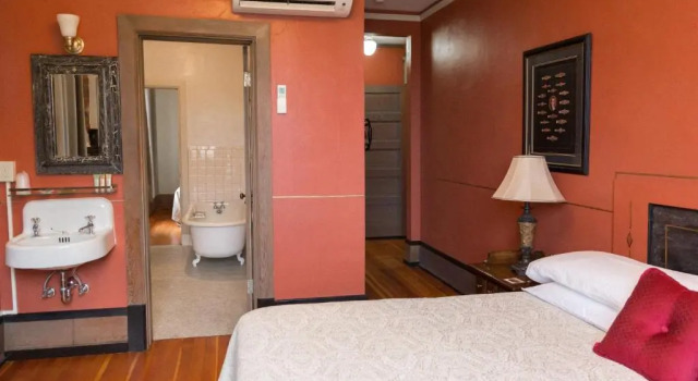 Двухместный люкс The Peak at Centralia Square - Self Check-In Hotel