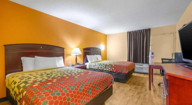 Четырёхместный номер Standard Econo Lodge Decatur South