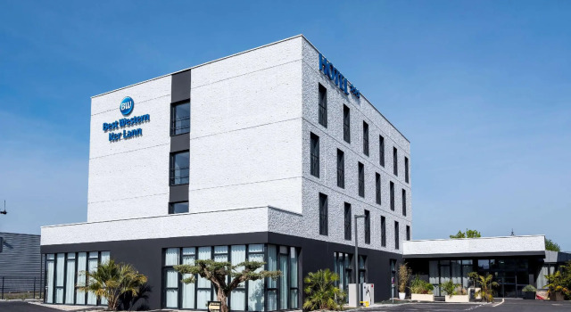 Кровать в общем номере Brit Hotel Ker Lann Aeroport - Parc Expo