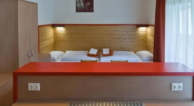 Malomvölgy Centrum Felsőörs, Rezervovat Hotel Felsoors 