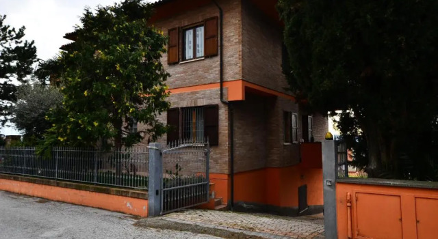 La Violetta, Rezervovat Hotel Camerano 
