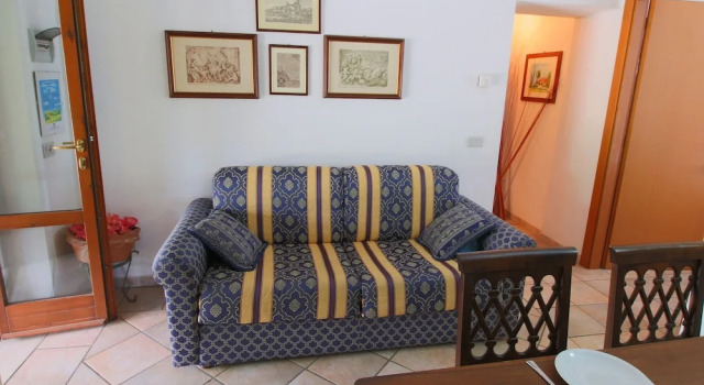 Farmhouse with Spacious Garden in the Maremma Region, Near the Sea, Buchen Sie Ferienhaus Hotels in Principina Terra mit Pool, Schwimmbad