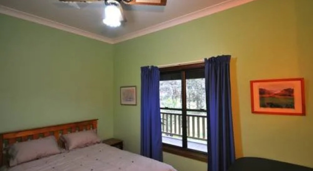 Tom and Sue's Place, Prenota Hotel Moparrabah Australia