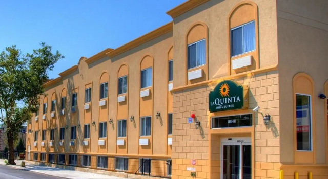 La Quinta Inn & Suites JFK Airport, Book Hotel South Ozone Park New York State