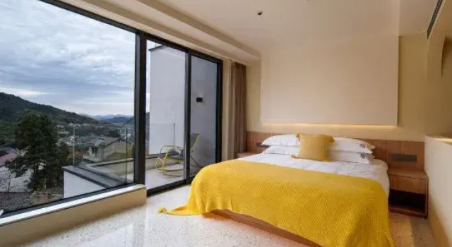 Кровать в общем номере с 6 комнатами Anji Mi·Shijian | ECHO Mountain View Private Hot Spring  & Luxury Pool Villa