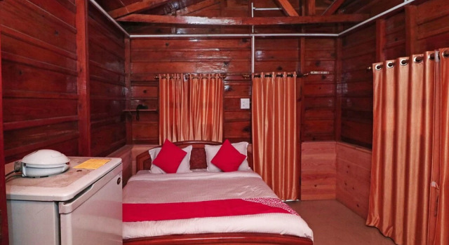 OYO 16873 Leela Palace, Rezervovat Hotel Bhimtal Uttarakhand