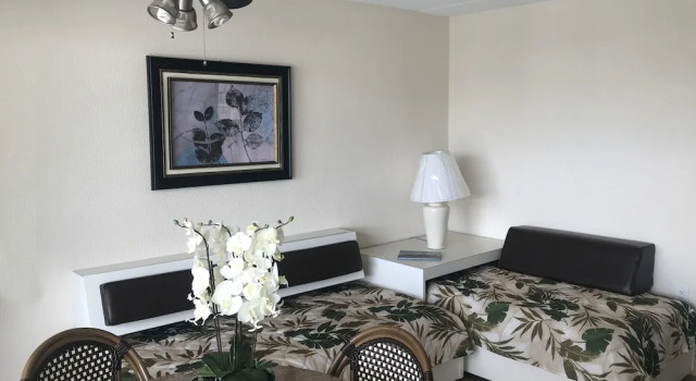 Двухместный люкс с 2 комнатами с балконом Crystal Beach Motor Inn