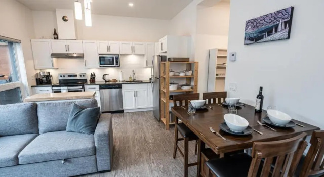 Niska’s Den by Revelstoke Vacations, Buchen Sie Ferienwohnung Revelstoke 