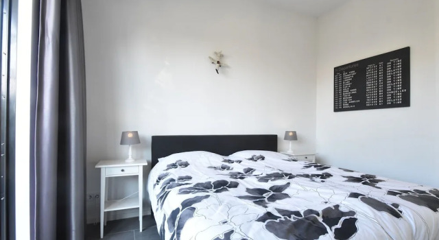 Modern 6-person Villa in a Quiet Spot in the Middle of Nature, Rezerwuj Willa Hotele w Veluwe z parkingiem, Parking