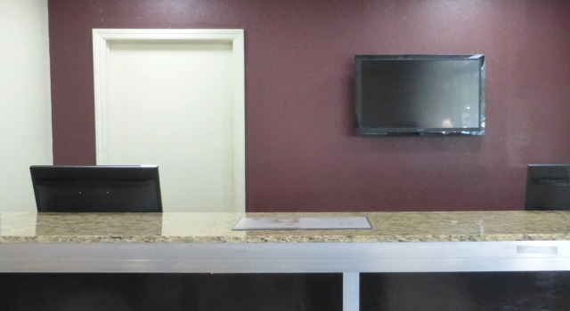 Red Roof Inn & Suites Piqua - I-75, Prenota Hotel Hotel a Ohio con parcheggio, Parcheggio