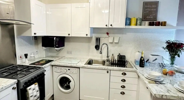 Апартаменты NKN Cosy Maisonette Dartford Station Free Parking