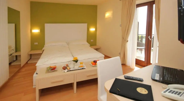 Полулюкс Hotel La Fenice e Sole