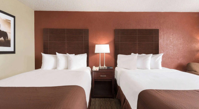 Baymont Inn and Suites Midland Airport, Rezerwuj Hotel Hotele w Midland z parkingiem, Parking