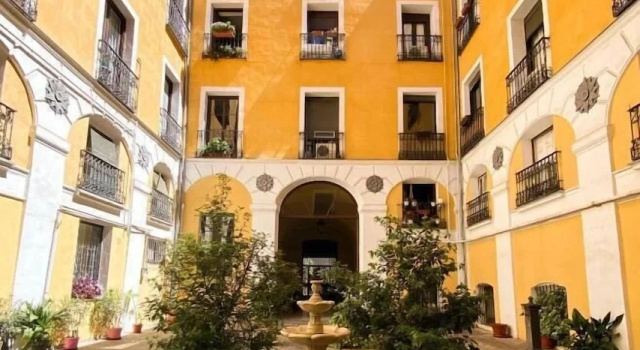 HOSTAL ANDREA SOL, Забронировать Отель центр города Мадрид, рядом с Здание Compania Colonial