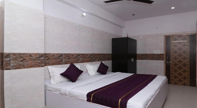 Oyo 12911 New Capital Inn, Забронировать Отель Отели Нью-Дели с завтраком, Завтраки