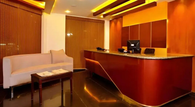 Hotel Town Tower, Забронировать Отель Тируванантапурам штат Керала
