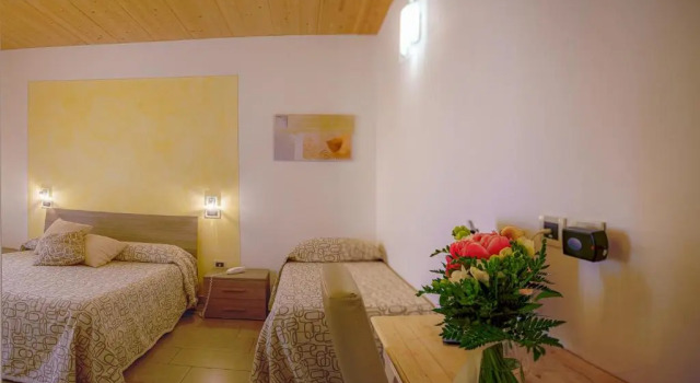 Трёхместный номер Standard с видом на море Albergo La Lampara