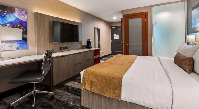 Best Western Premier NOHO Inn