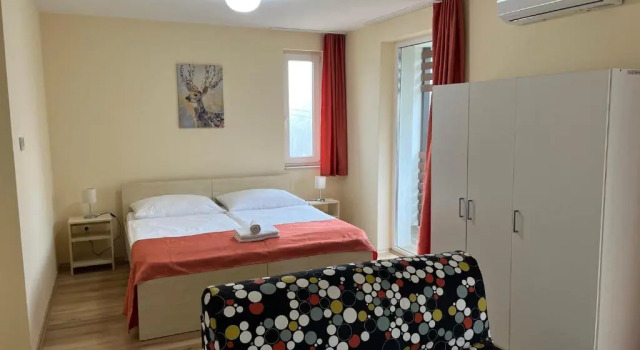 Студия с балконом Suri Bau Apartman