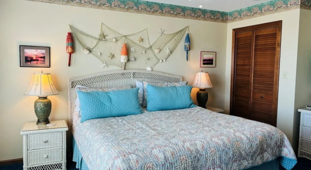 Great Place 5 Bedroom Home by RedAwning, Book Lejlighed Hoteller i Supply med parkering, Parkering