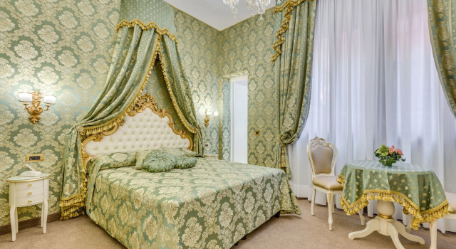 Residenza Veneziana, Забронировать Отель «постель и завтрак» Кастелло Венеция, рядом с Театр Россини