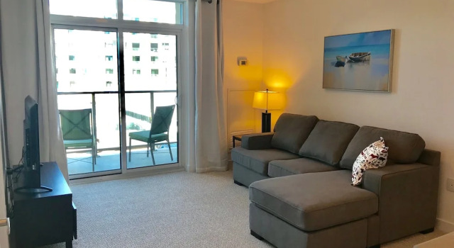 Condos at Lake Ontario, Varaa Hotelli Hamilton 