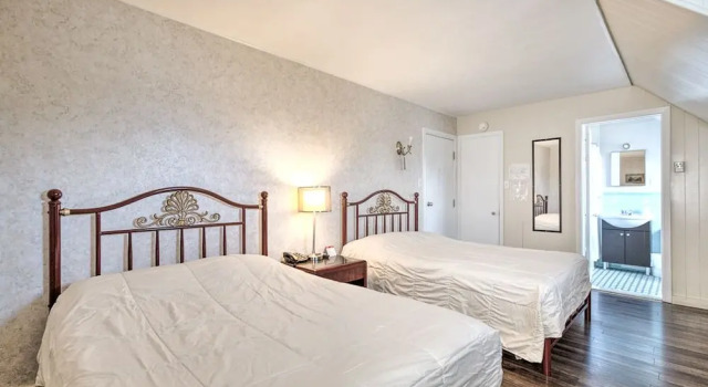 Четырёхместный номер Economy Motel Grande Ile