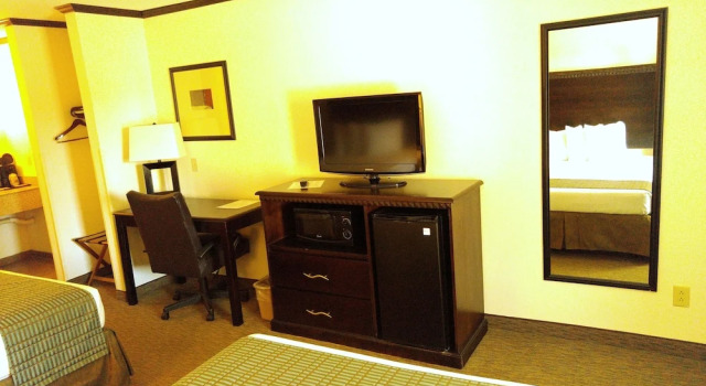 Standard Vierer Zimmer Cochran Inn & Suites
