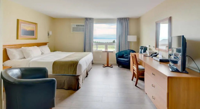 Номер Standard Days Inn by Wyndham Riviere-Du-Loup