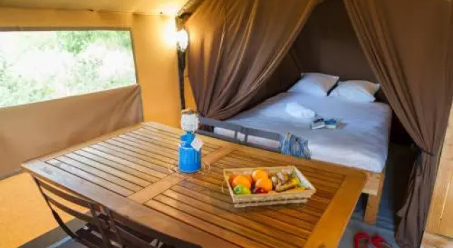 Тент Camping La Pinède