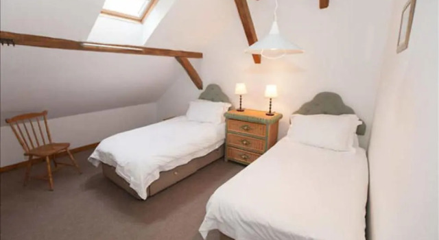 Farm Cottage; Charming & Cosy, Rezerwuj Pobyt na farmie Gennes-Val-de-Loire 