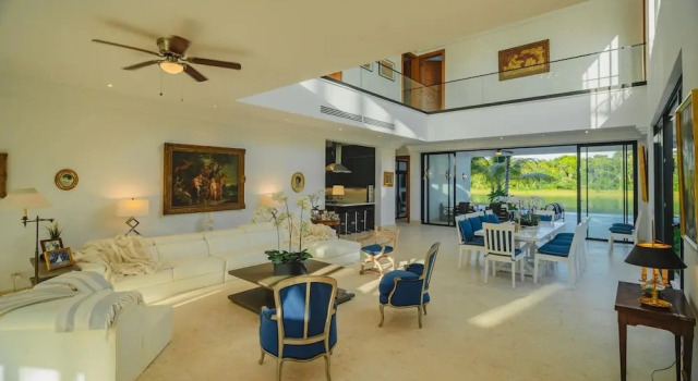 Коттедж New Lake Front Villa in Golf and Beach Resort