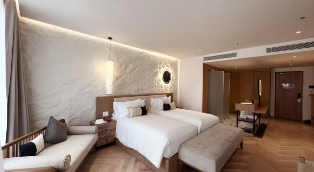 Двухместный номер Premier с видом на океан Wyndham Royal Beachfront Resort & Spa Danang