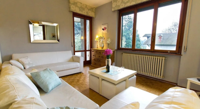 Connie s Apartment in Monvalle, Prenota Appartamento Monvalle Lago Maggiore